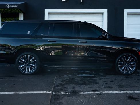 Used 2021 Cadillac Escalade ESV Sport AWD/4WD image 7