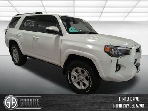 Used 2022 Toyota 4Runner SR5 AWD/4WD image 8