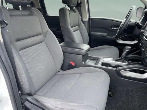 Used 2024 Nissan Frontier SV w/ SV Convenience Package image 16