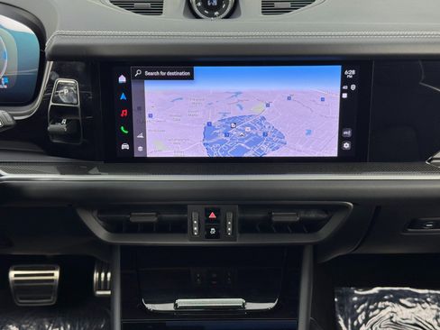 Used 2024 Porsche Cayenne Turbo image 27