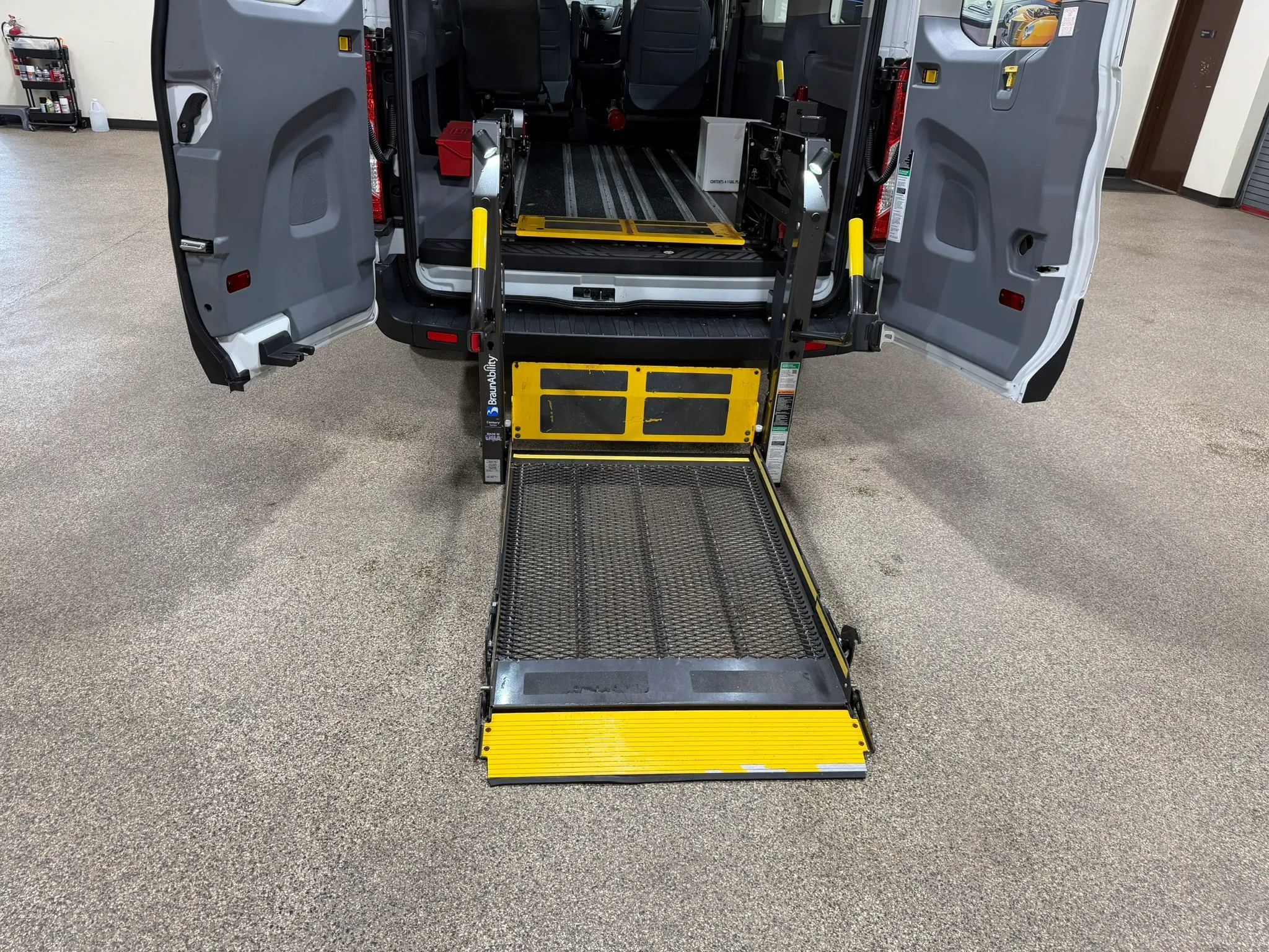 Used 2018 Ford Transit 150 XL RWD image 46