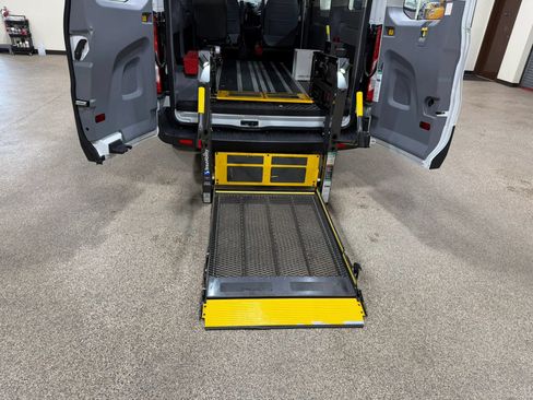 Used 2018 Ford Transit 150 XL RWD image 46
