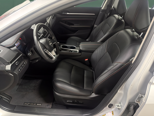 Used 2023 Nissan Altima 2.0 SR FWD image 12