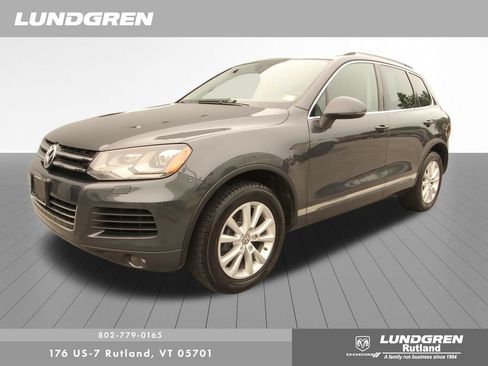 Used 2013 Volkswagen Touareg Sport AWD/4WD image 11