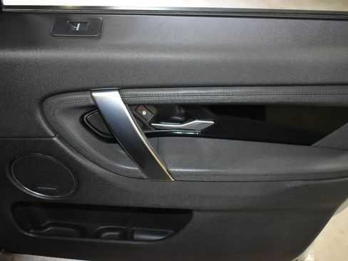 Used 2020 Land Rover Discovery Sport S image 42