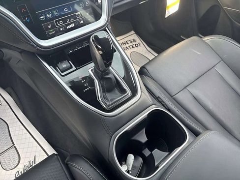 Used 2025 Subaru Outback Limited image 19