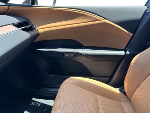 Certified 2025 Lexus RX 350 Premium w/ Accessory Package (Z1) FWD image 24