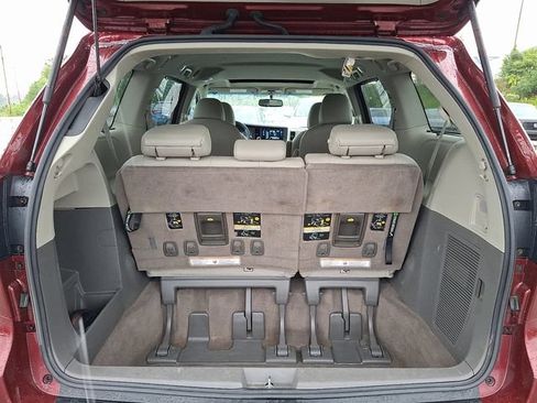 Used 2016 Toyota Sienna XLE AWD/4WD image 26