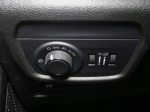 Used 2023 Jeep Grand Cherokee L Altitude image 37