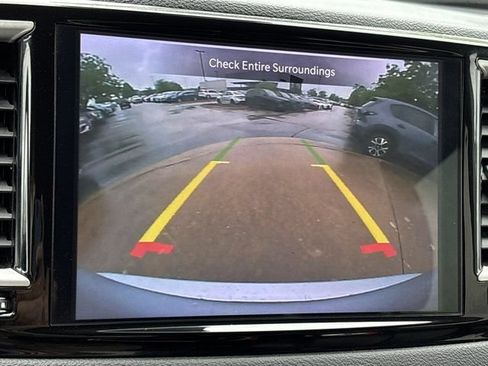 Used 2023 Chrysler Pacifica Touring-L FWD image 35