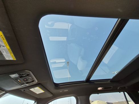 Used 2023 Toyota Sequoia Capstone AWD/4WD image 16