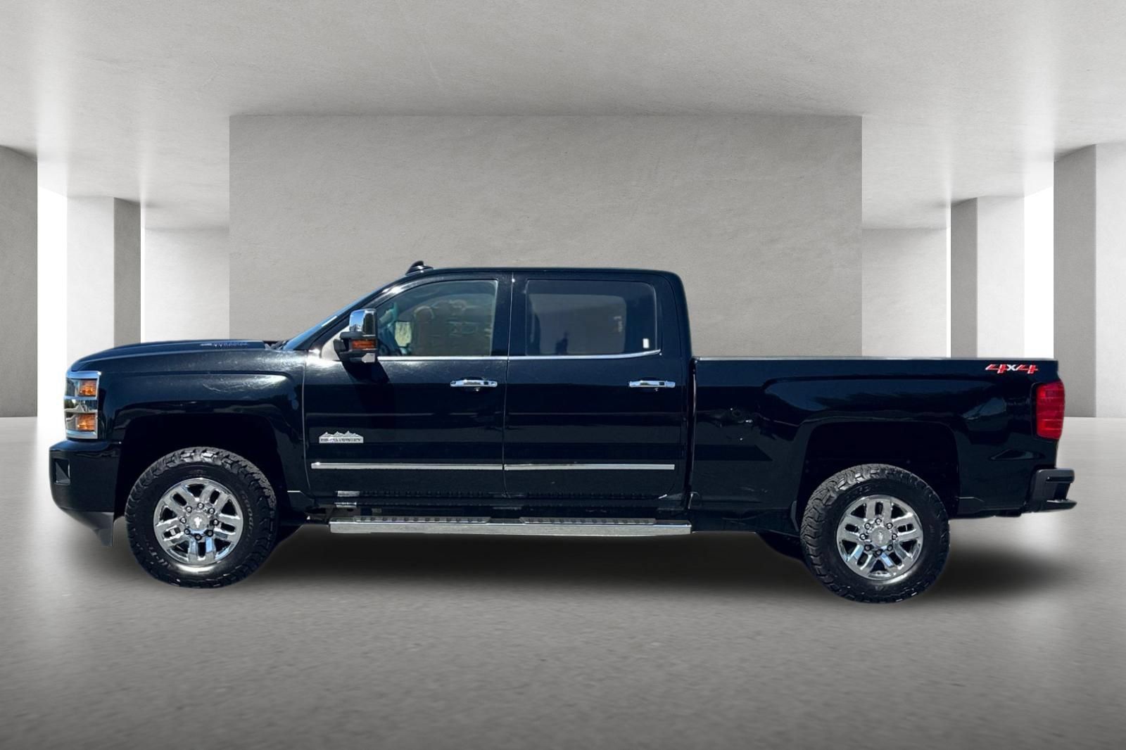 Used 2018 Chevrolet Silverado 3500 High Country w/ Duramax Plus Package AWD/4WD image 7
