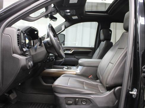 Used 2024 Chevrolet Silverado 2500 High Country image 9