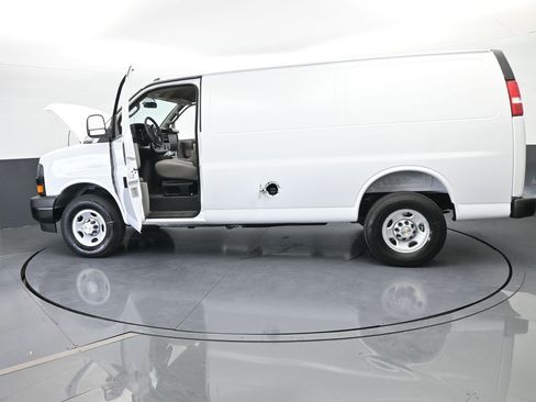 New 2025 Chevrolet Express 2500 w/ Driver Convenience Package image 70