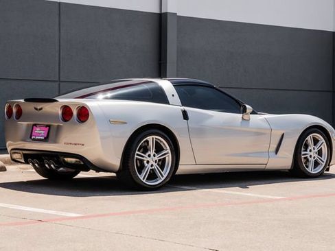 Used 2008 Chevrolet Corvette Coupe w/ Preferred Equipment Group RWD image 4