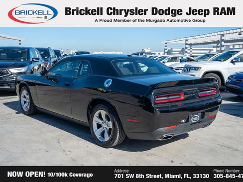 Used 2022 Dodge Challenger SXT image 7