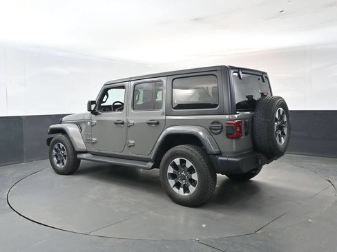 Used 2022 Jeep Wrangler Unlimited Sahara w/ Dual Top Group AWD/4WD image 3