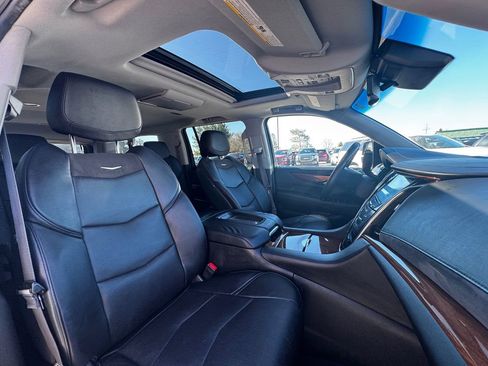 Used 2016 Cadillac Escalade ESV Premium AWD/4WD image 32