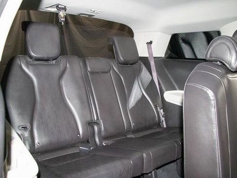 Used 2024 Kia Carnival LX FWD image 20