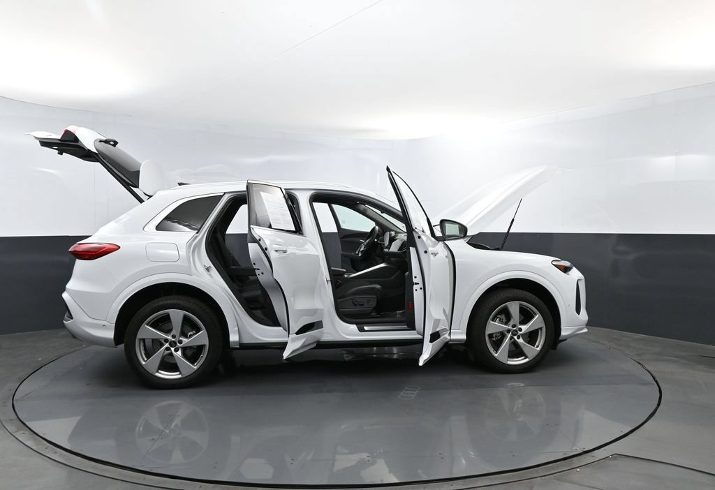 Used 2025 Audi Q5 Premium Plus w/ Premium Plus AWD/4WD image 27