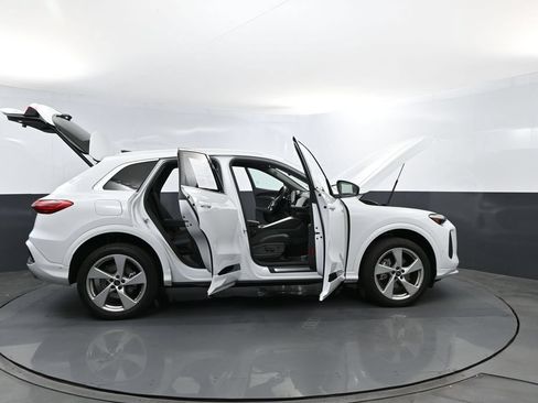 Used 2025 Audi Q5 Premium Plus w/ Premium Plus AWD/4WD image 27