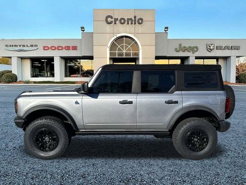 Used 2022 Ford Bronco Black Diamond image 6