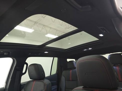 New 2026 Chevrolet Traverse RS image 19