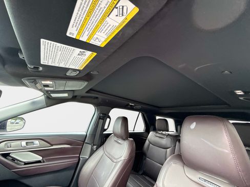 Used 2025 Ford Explorer Platinum RWD image 35