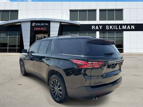 Used 2023 Chevrolet Traverse RS FWD image 3
