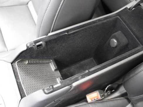 Certified 2022 Cadillac XT4 Premium Luxury w/ Enhanced Visibility Package image 36