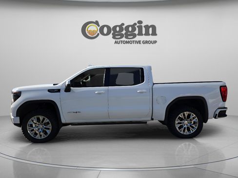 Used 2022 GMC Sierra 1500 AT4X AWD/4WD image 3