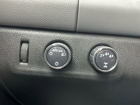 Used 2017 Chevrolet Colorado W/T w/ WT Convenience Package AWD/4WD image 14