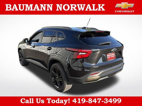 Used 2025 Chevrolet Trax ACTIV w/ Driver Confidence Package FWD image 4