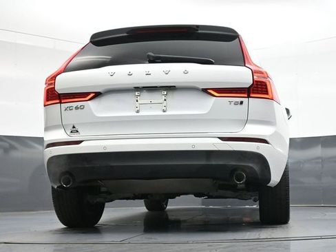 Used 2020 Volvo XC60 T5 Momentum w/ Protection Package image 29