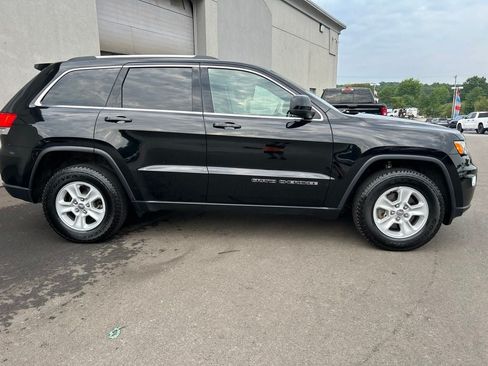 Used 2017 Jeep Grand Cherokee Laredo w/ Quick Order Package 23E AWD/4WD image 7