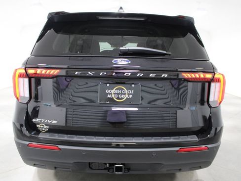 New 2026 Ford Explorer Active RWD image 7