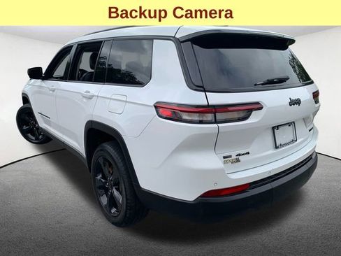 Used 2022 Jeep Grand Cherokee L Limited w/ Black Appearance Package image 11