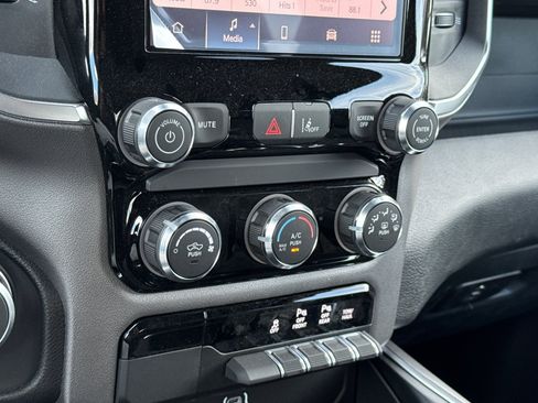New 2026 RAM 1500 Express AWD/4WD image 18