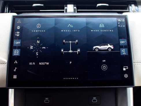 Used 2025 Land Rover Discovery Sport Dynamic SE image 23