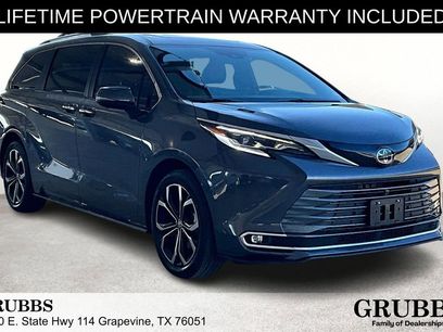 Used 2025 Toyota Sienna Platinum