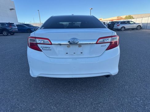 Used 2013 Toyota Camry XLE w/ Leather Pkg image 4