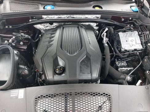 Certified 2026 Porsche Macan AWD/4WD image 33
