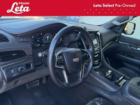Used 2018 Cadillac Escalade Platinum image 10