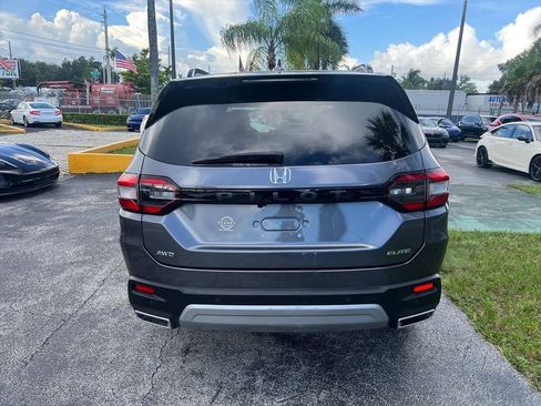 Used 2025 Honda Pilot Elite image 6