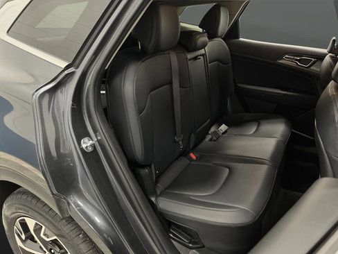 Used 2023 Kia Sportage EX image 30