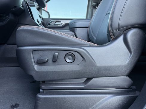 Used 2025 GMC Yukon XL AT4 w/ Premium Trailering Package image 10