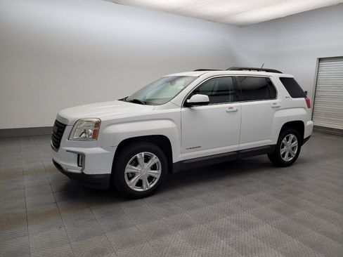 Used 2017 GMC Terrain SLE w/ Driver Alert Package I FWD image 2