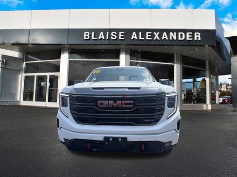 Used 2023 GMC Sierra 1500 AT4 image 9