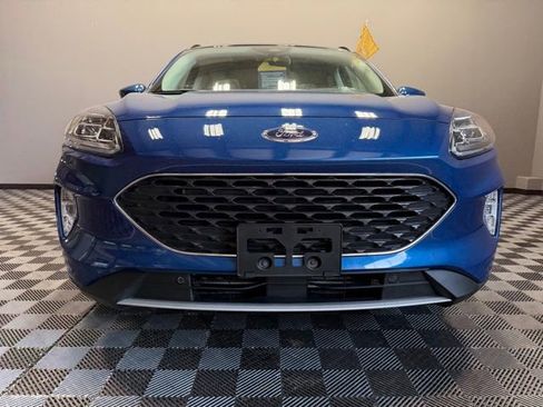 Used 2022 Ford Escape Titanium w/ Class II Trailer Tow Package image 3