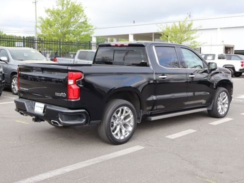 Used 2021 Chevrolet Silverado 1500 High Country w/ Technology Package image 10